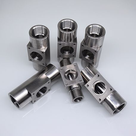 CNC turning stainless steel pipe